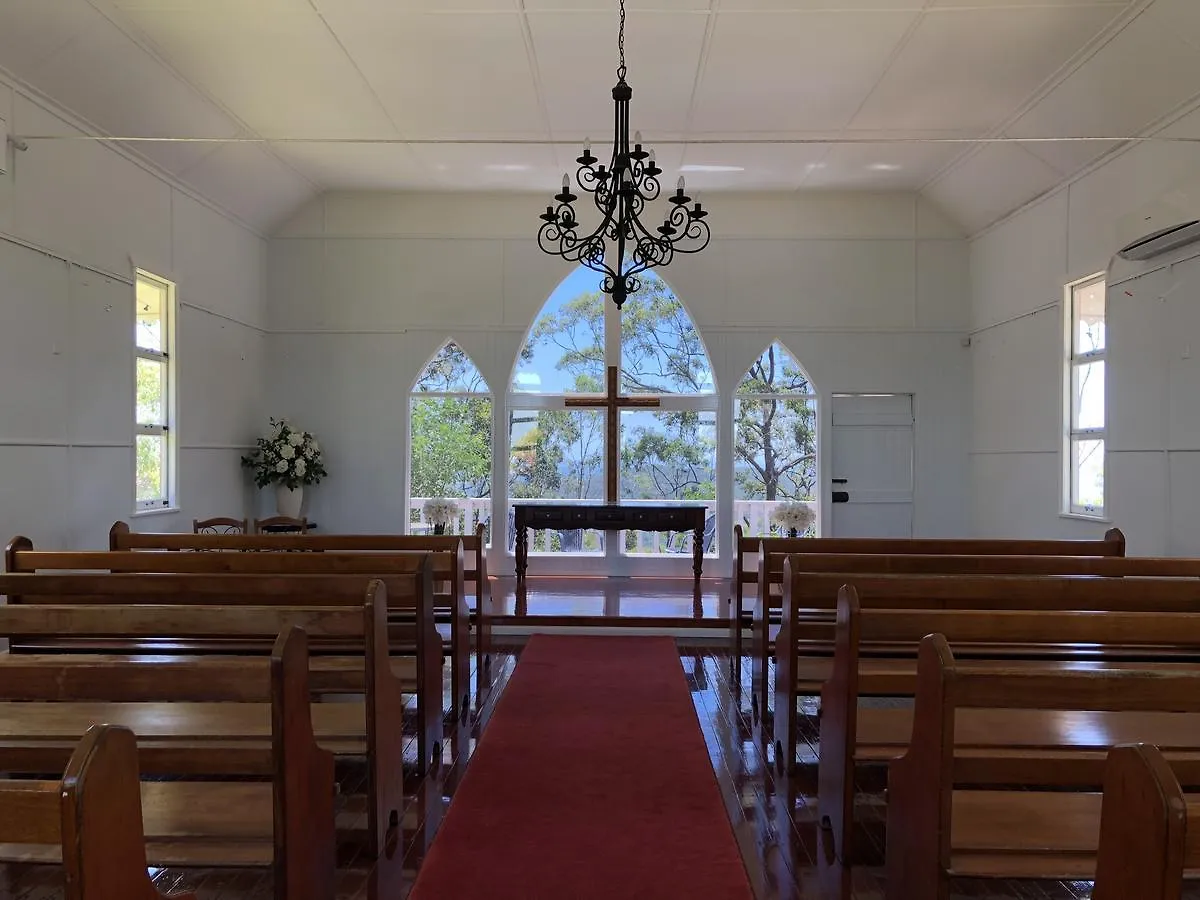 Hilltop On Tamborine Hotel Gold Coast Guest house